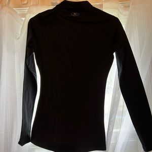 Under Armor Under Shirt Turtle Neck - Size XS
